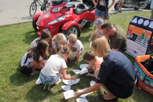 Włoszczowscy policjanci na zlocie pojazdów zabytkowych