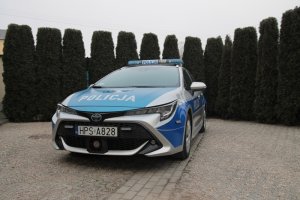 Nowy radiowóz o napędzie hybrydowym dla włoszczowskich policjantów