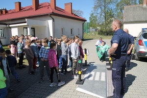 Zawód Policjant – praktyczne zajęcia z dziećmi