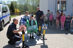 Zawód Policjant – praktyczne zajęcia z dziećmi