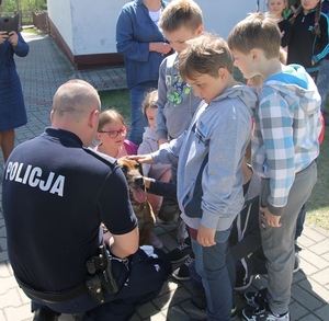 Zawód Policjant – praktyczne zajęcia z dziećmi