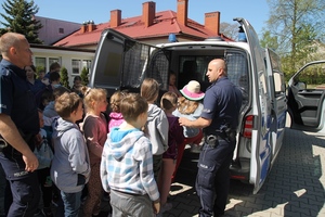 Zawód Policjant – praktyczne zajęcia z dziećmi