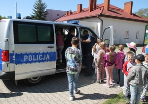 Zawód Policjant – praktyczne zajęcia z dziećmi